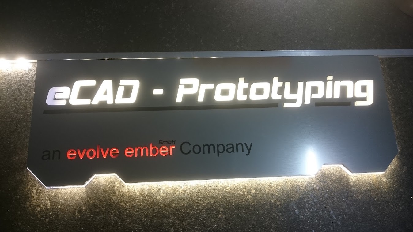 Beleuchtetes eCAD-Prototyping-Firmenschild aus dem früheren Standort